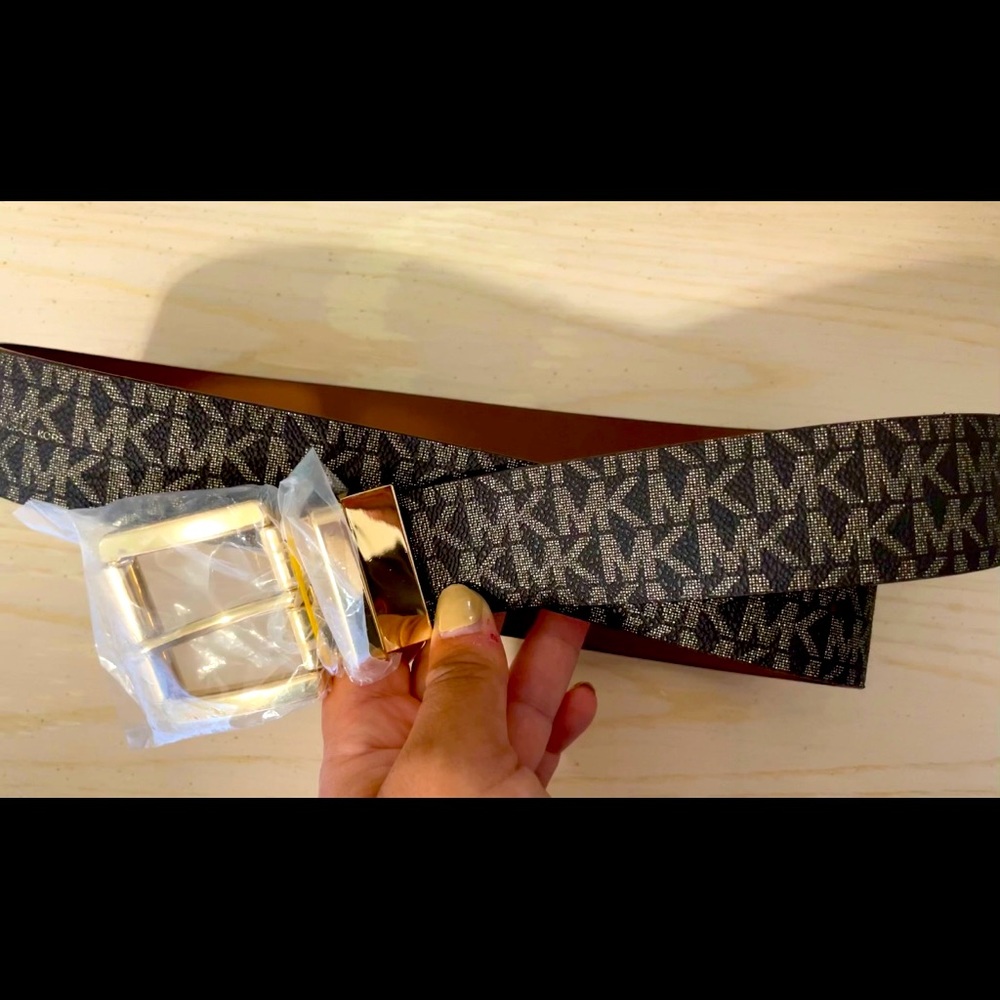Michael Kors reversible belt